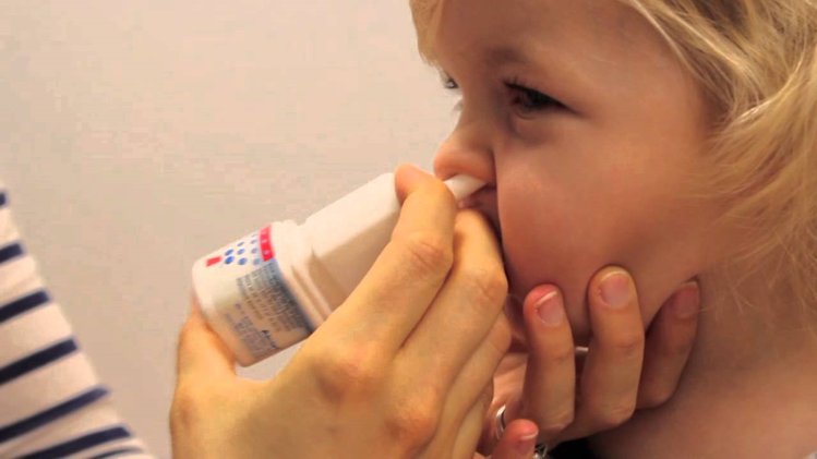 Application of Nasal Spray or Saline Drops in children